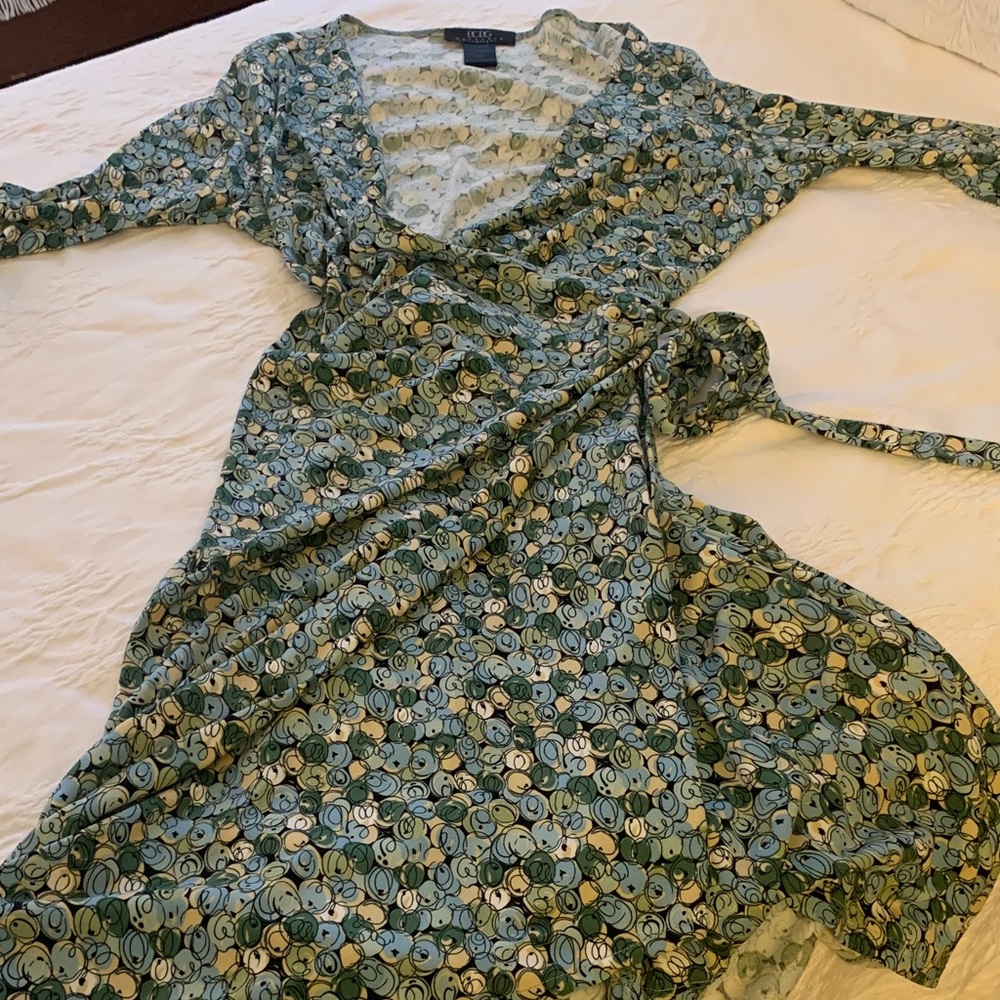 BCBGMaxAzria vintage Blue and Green Patterned 3/4 Sleeve Dress